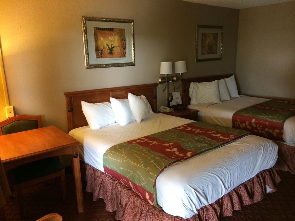 Americas Best Value Inn Crosstimbers Stephenville Exterior foto